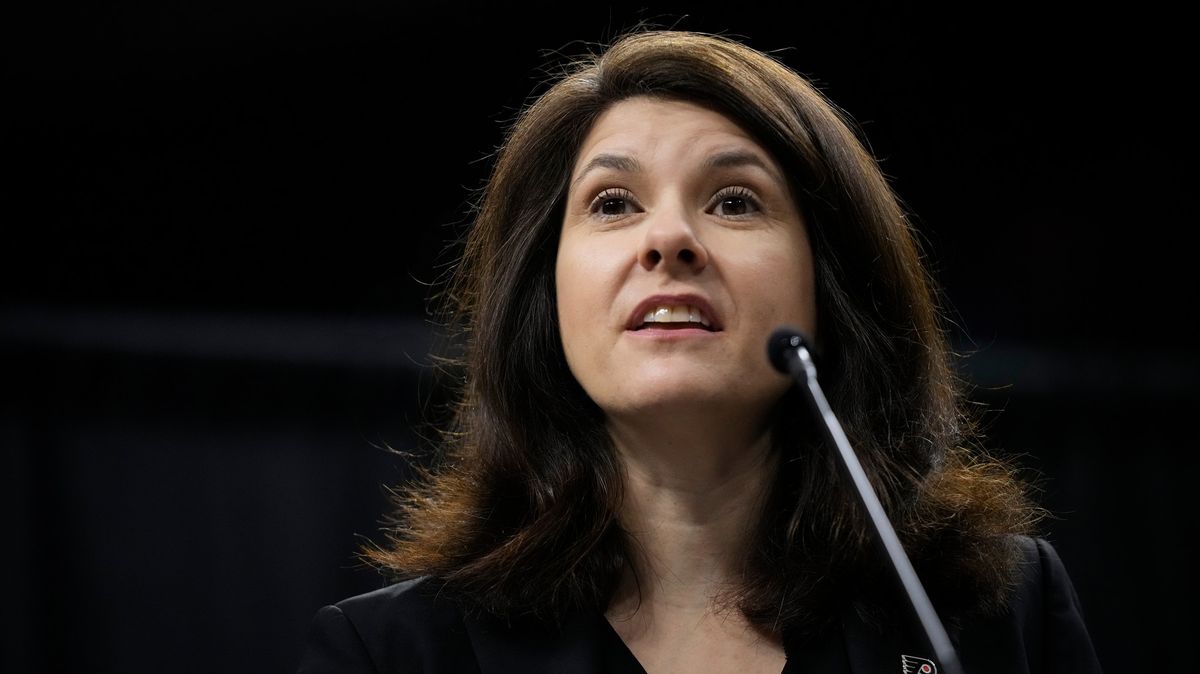 Novou šéfkou WTA bude Camillová, Simon po deseti letech končí